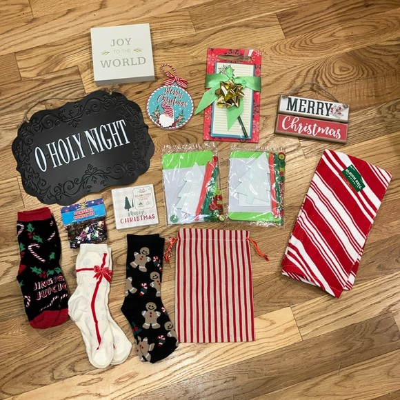 Other - Christmas Bundle - 14 Pieces - (12 NEW and 2 Gently Used)